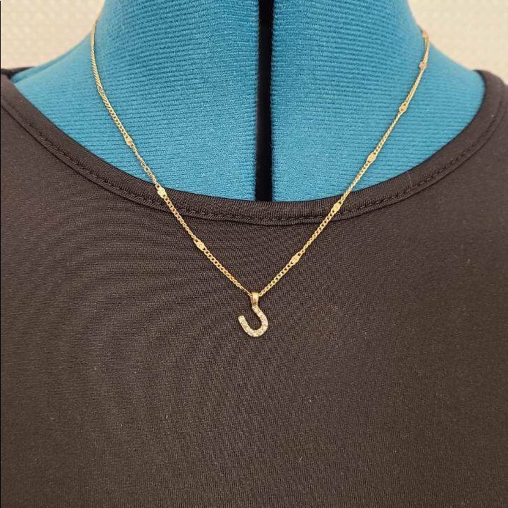 EUC Vera Bradley Gold One Lucky Lady Necklace